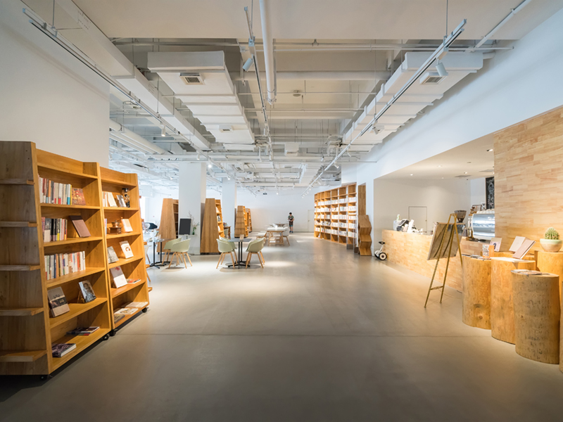 There are many books in the modern decorated cafe